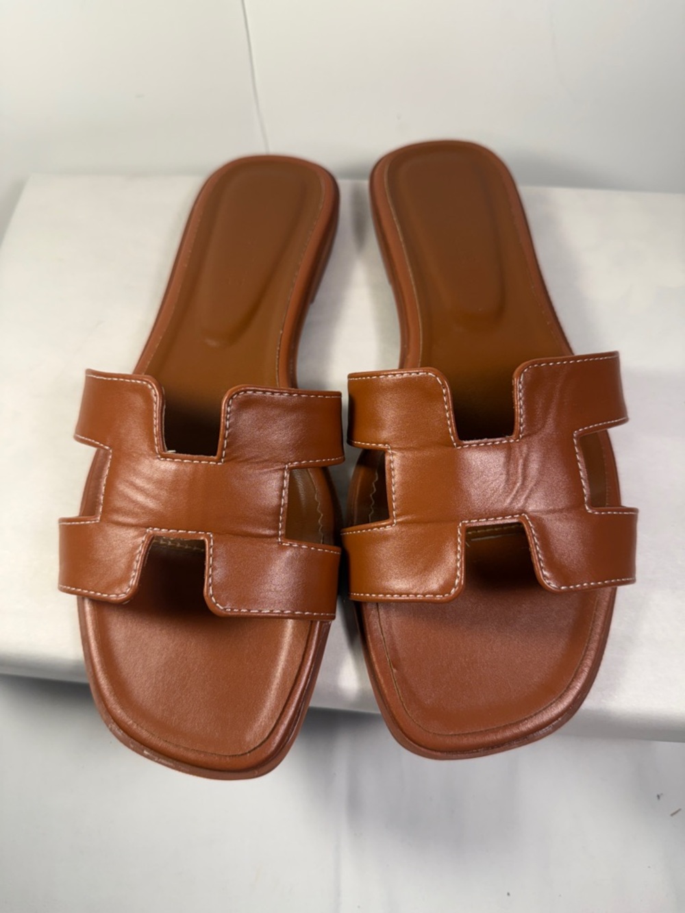 Women’s faux Leather Slide Sandals - Brown